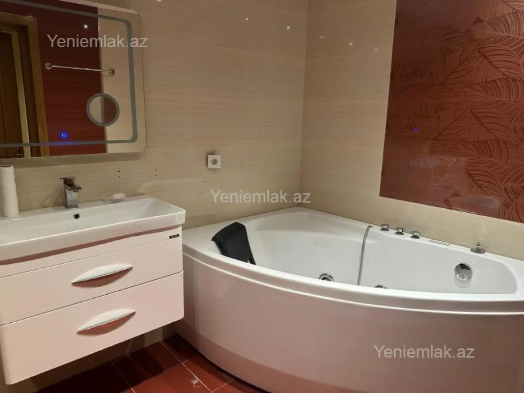 Satılır 3 otaqlı yeni tikili 170 m²