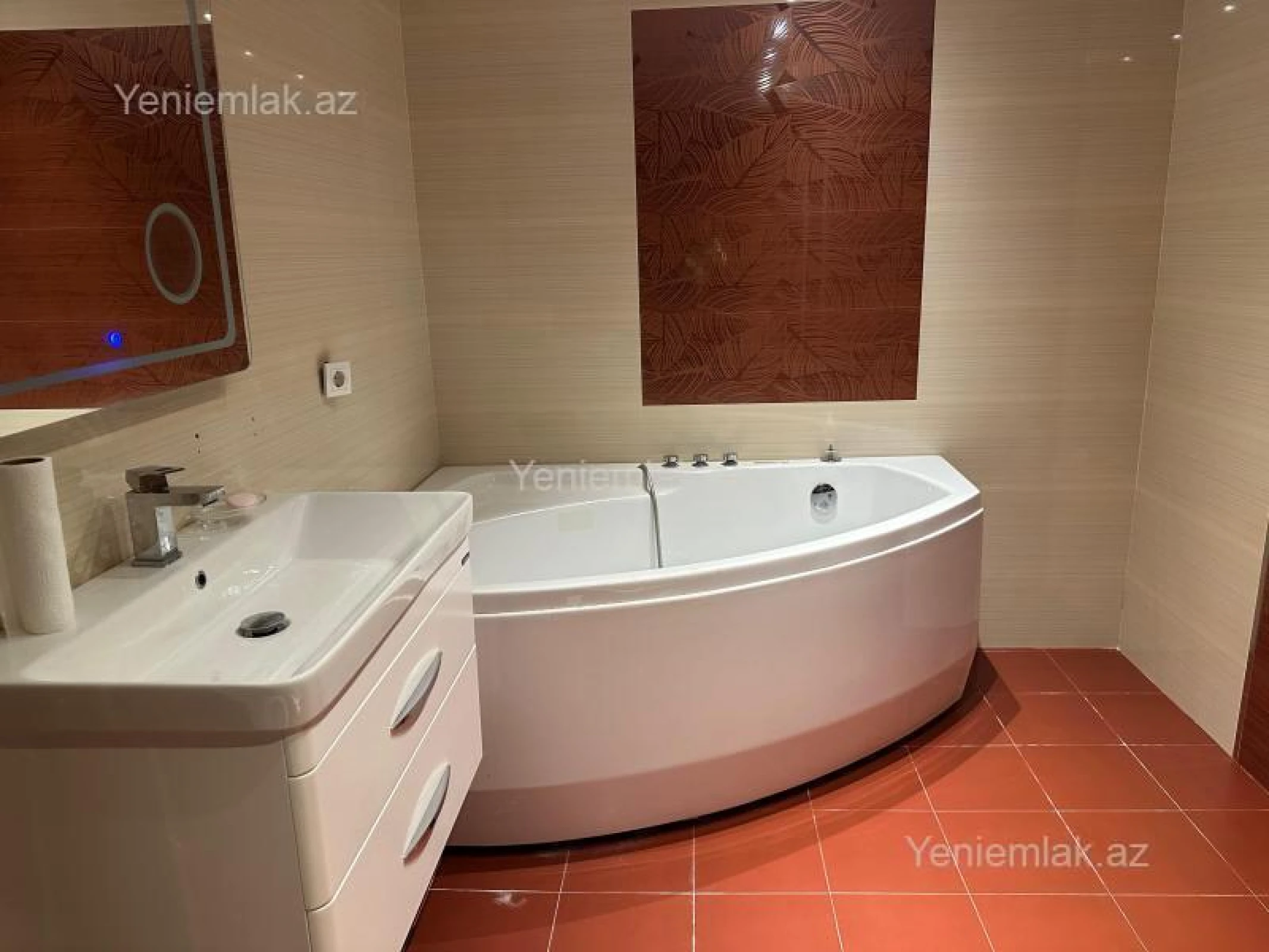 Satılır 3 otaqlı yeni tikili 170 m²