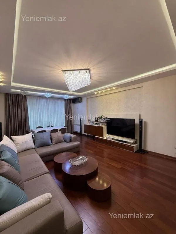 Satılır 4 otaqlı yeni tikili 180 m²