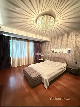 Satılır 4 otaqlı yeni tikili 180 m²