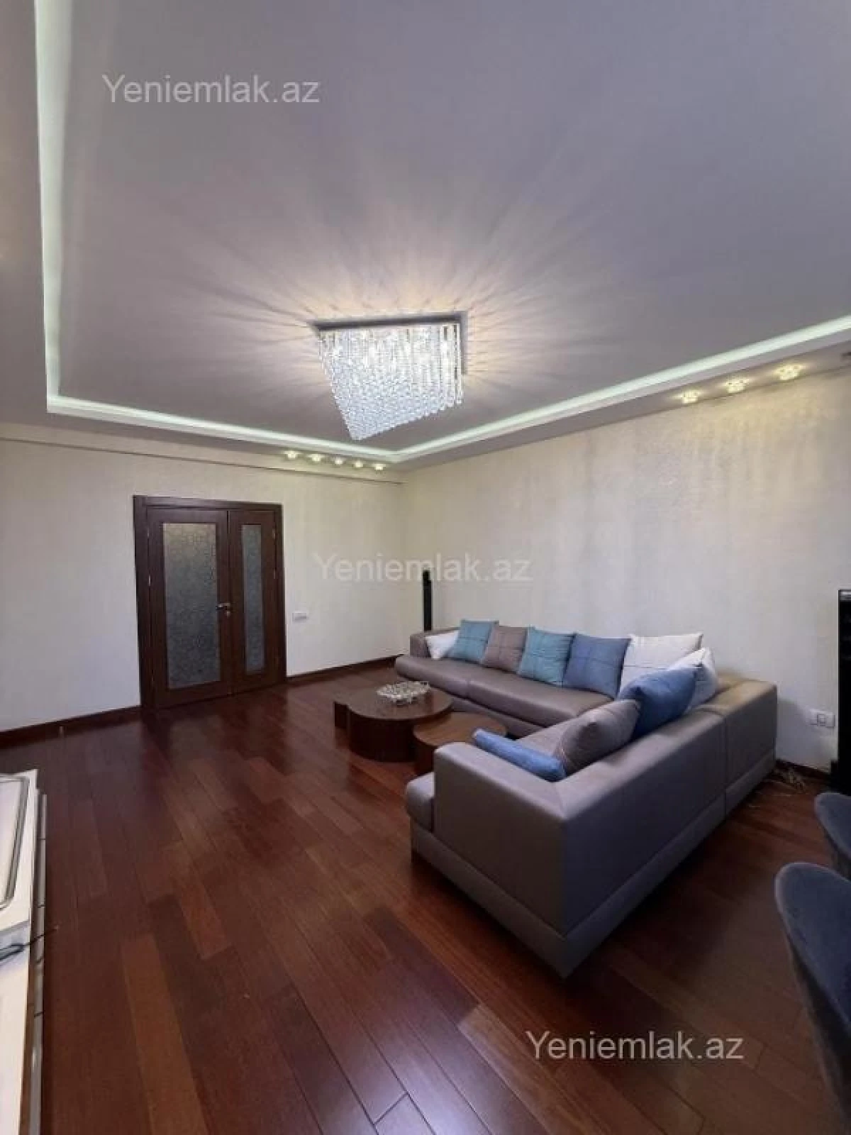 Satılır 4 otaqlı yeni tikili 180 m²