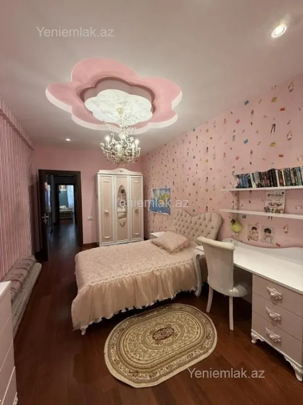 Satılır 4 otaqlı yeni tikili 180 m²