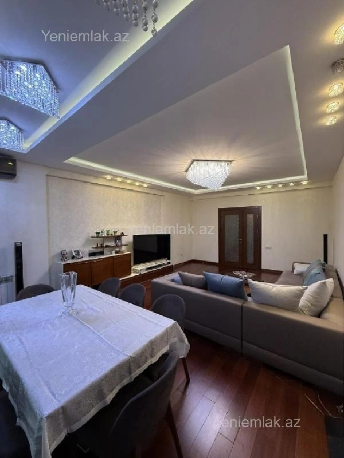 Satılır 4 otaqlı yeni tikili 180 m²