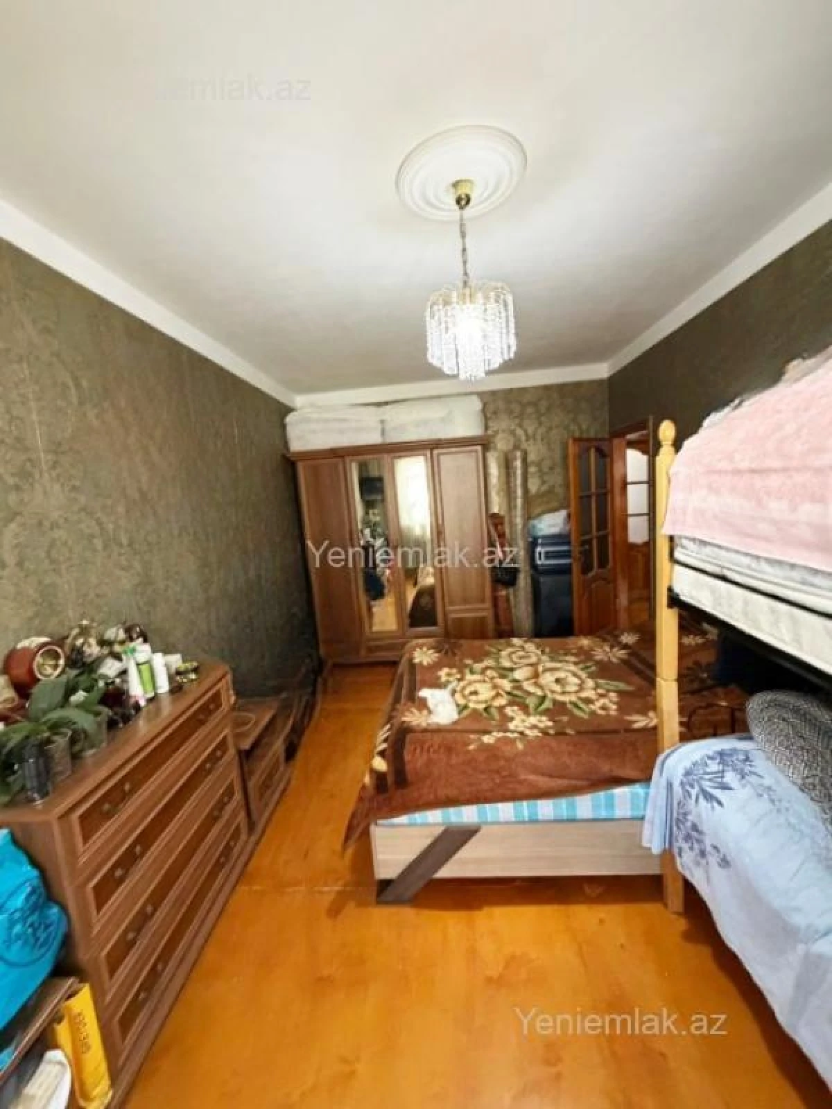 Satılır 2 otaqlı köhnə tikili 55 m²