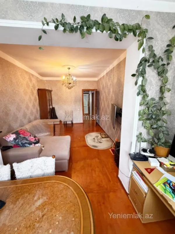 Satılır 2 otaqlı köhnə tikili 55 m²