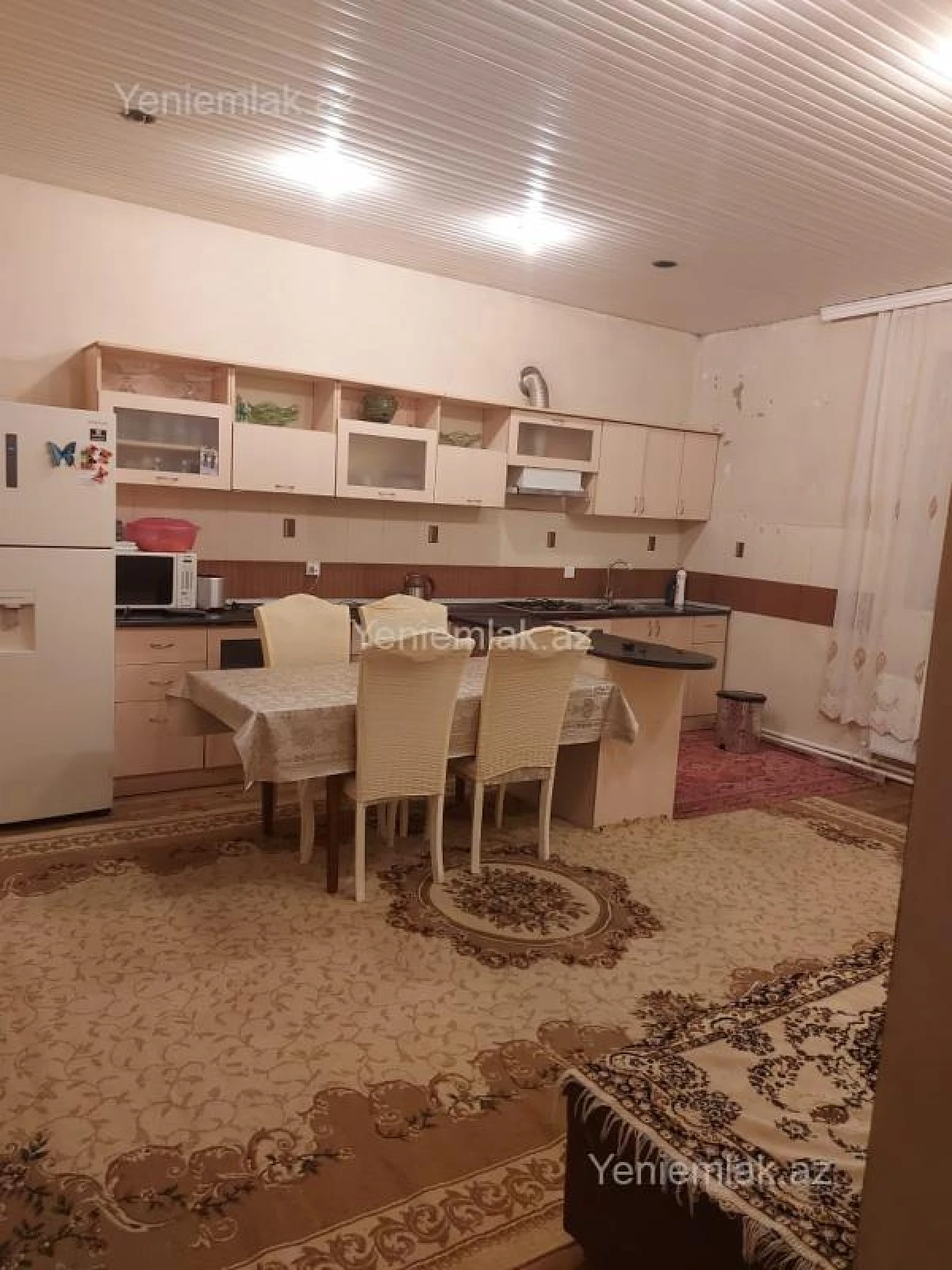 Satılır 5 otaqlı həyət evi 250 m²