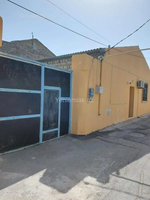 Satılır 5 otaqlı həyət evi 250 m²