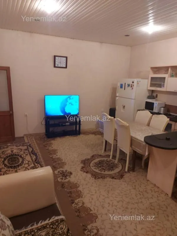 Satılır 5 otaqlı həyət evi 250 m²