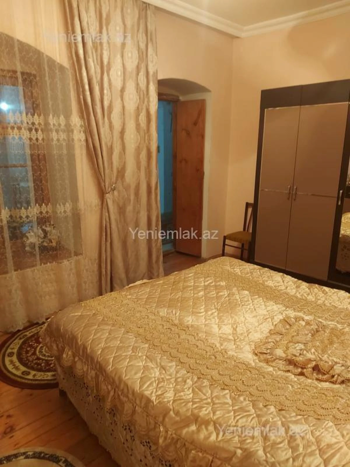 Satılır 5 otaqlı həyət evi 250 m²