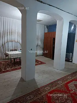 Satılır 5 otaqlı həyət evi 250 m²