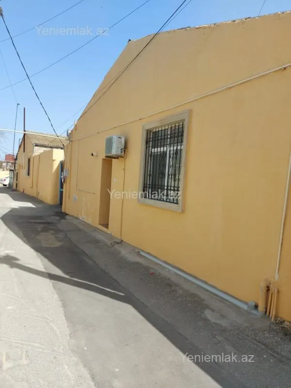 Satılır 5 otaqlı həyət evi 250 m²