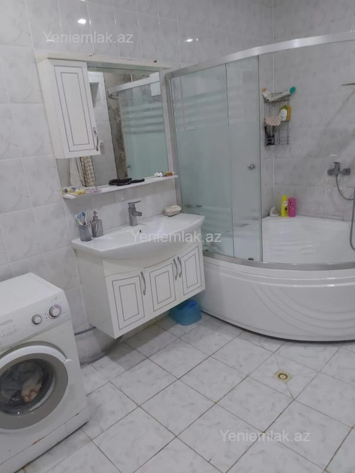 Satılır 5 otaqlı həyət evi 250 m²