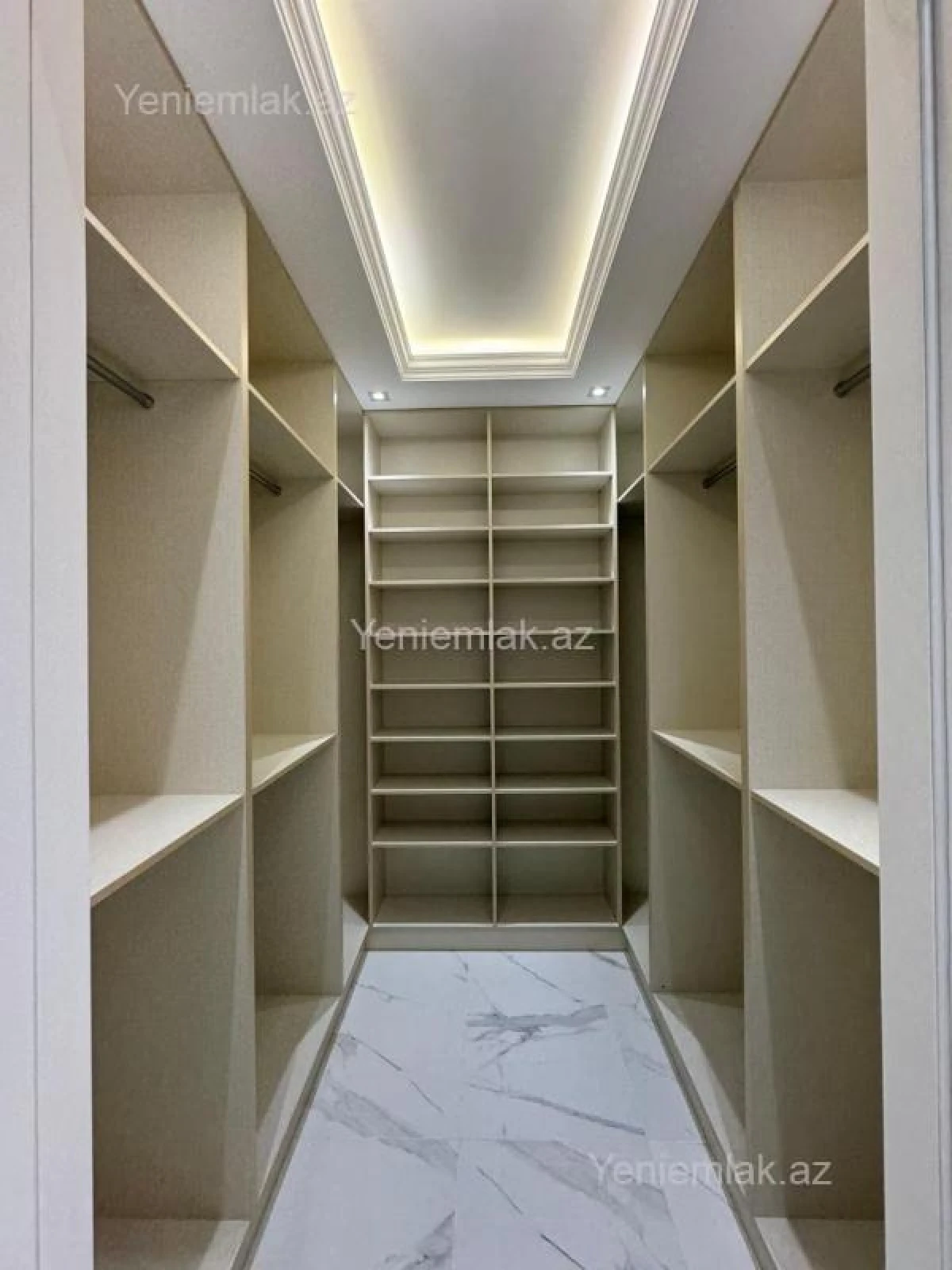 Satılır 4 otaqlı yeni tikili 205 m²