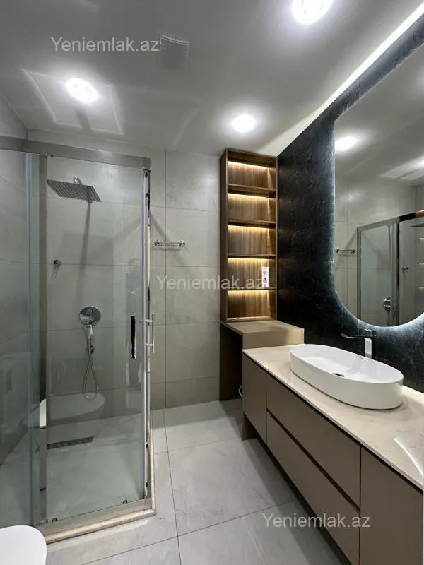 Satılır 3 otaqlı yeni tikili 140 m²