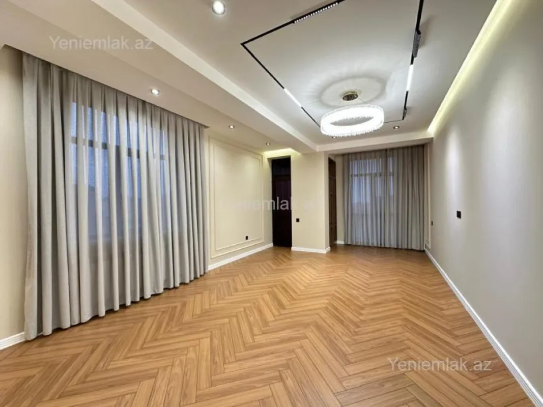 Satılır 3 otaqlı yeni tikili 140 m²