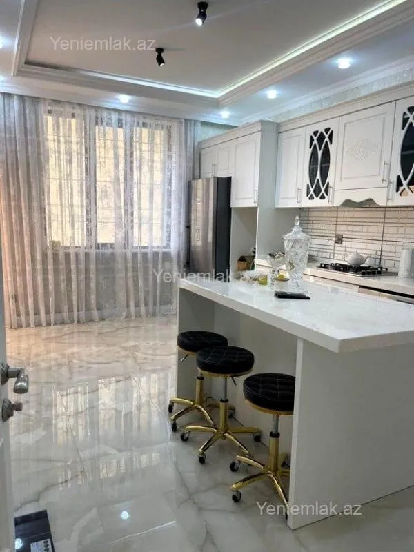 Satılır 3 otaqlı yeni tikili 150 m²