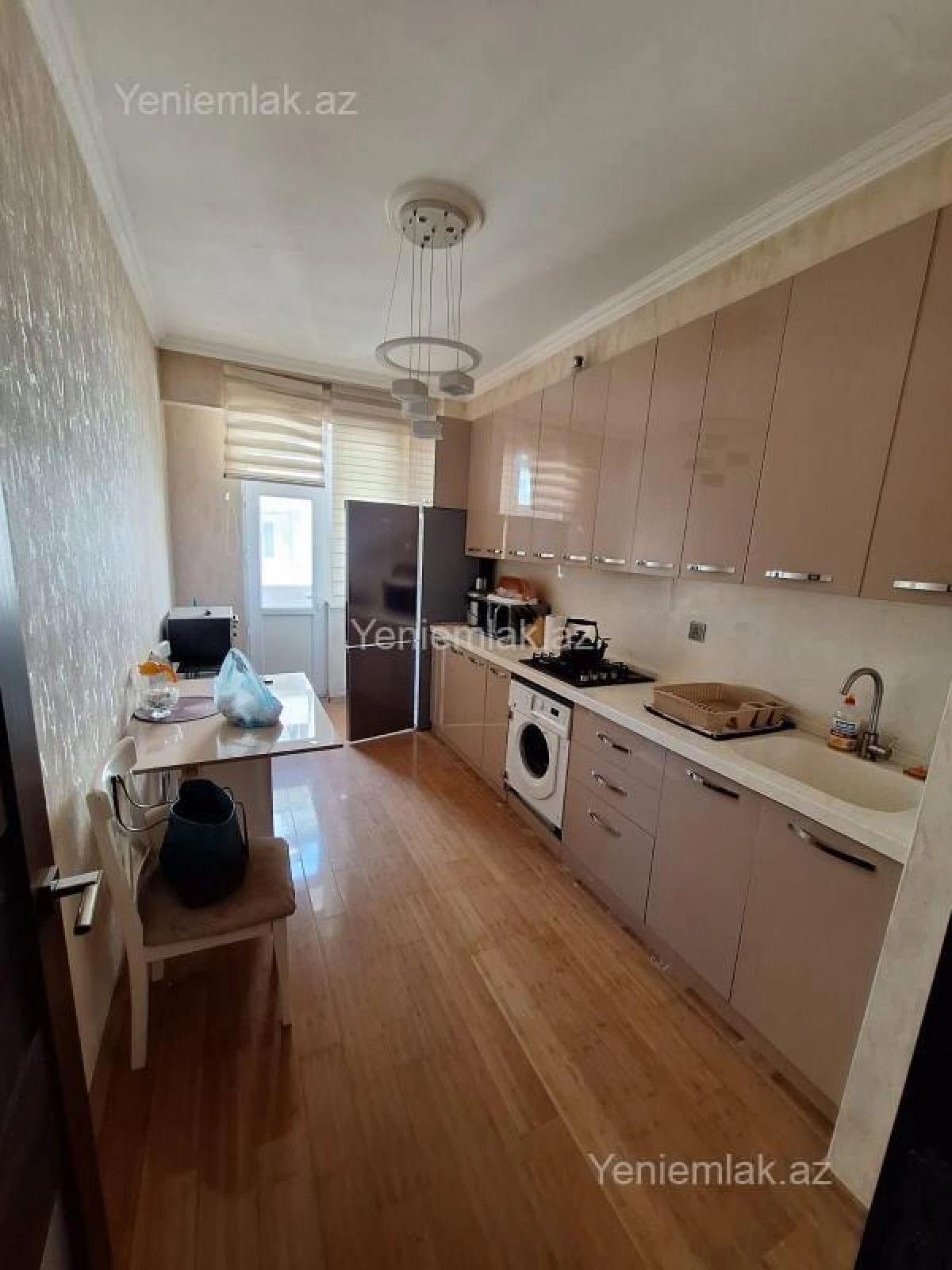 Satılır 3 otaqlı yeni tikili 85 m²