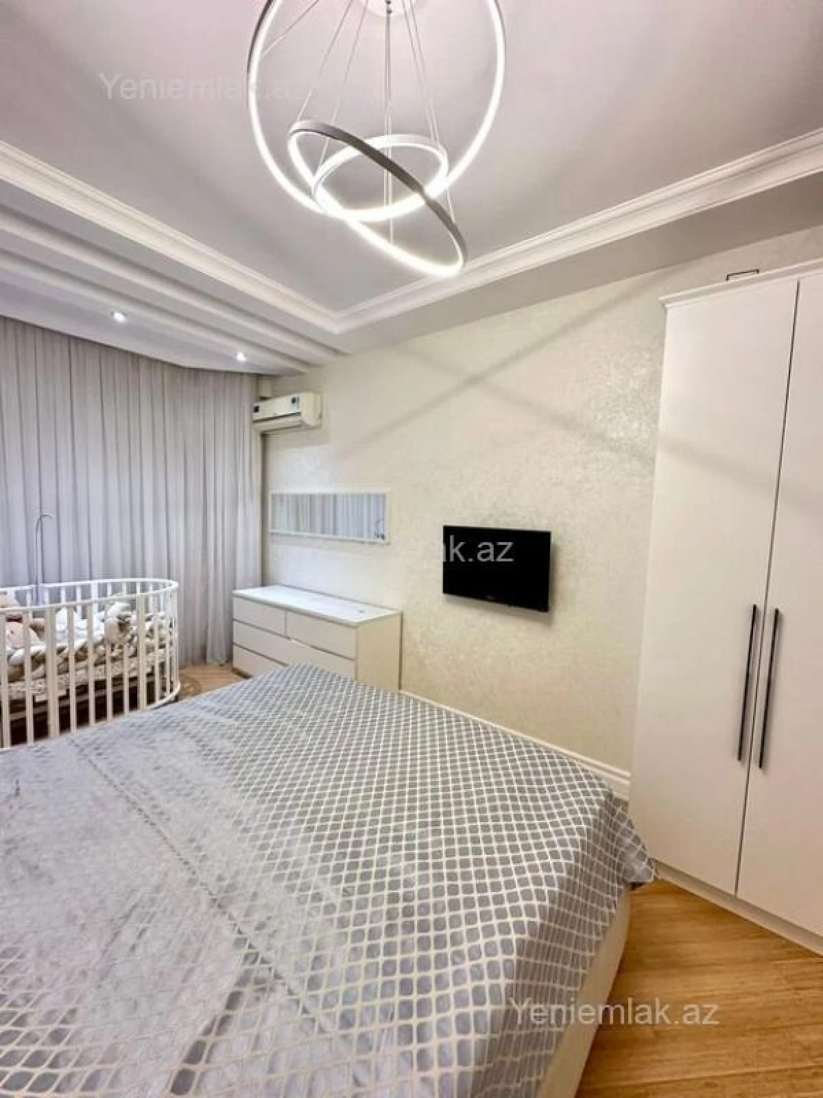 Satılır 3 otaqlı yeni tikili 140 m²