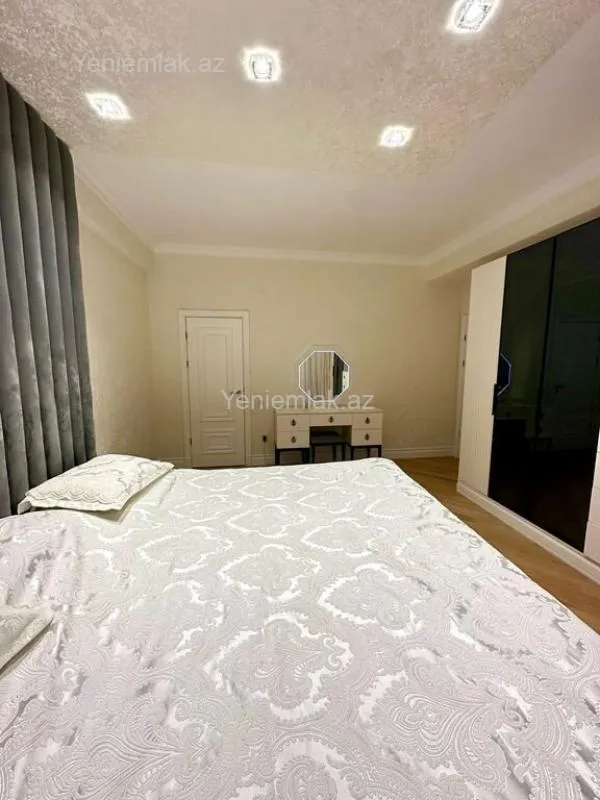 Satılır 3 otaqlı yeni tikili 140 m²