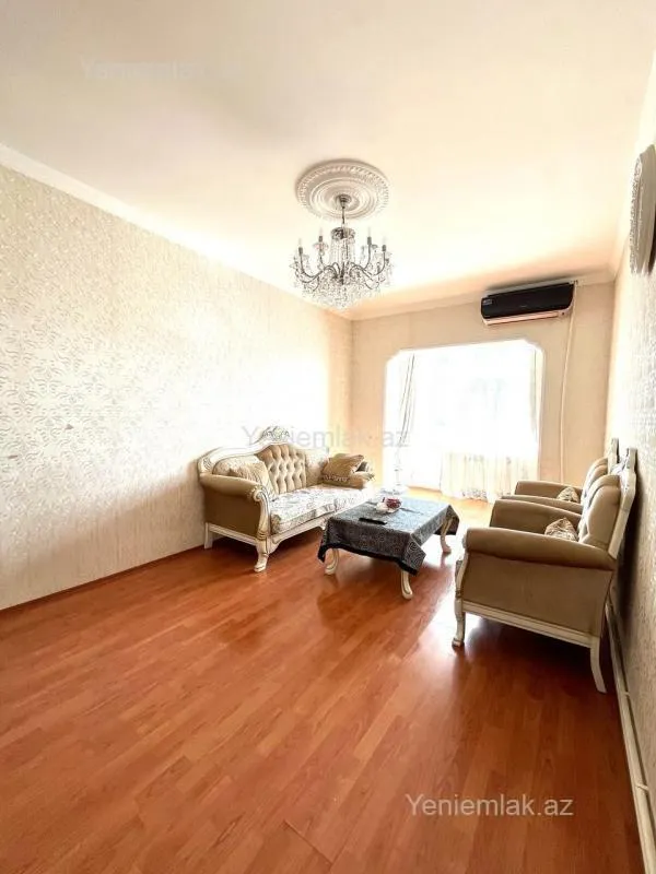 Satılır 3 otaqlı köhnə tikili 90 m²