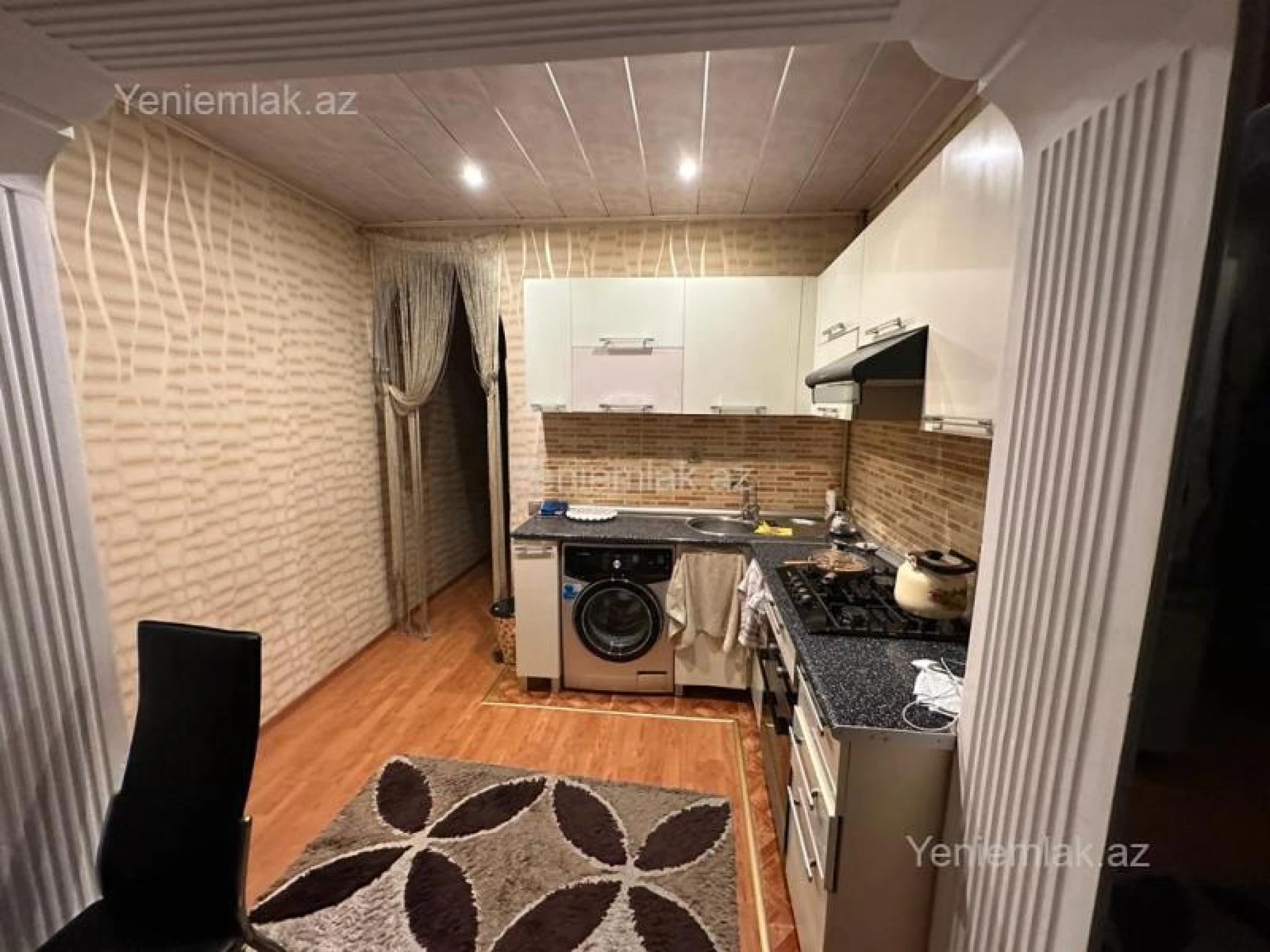 Satılır 3 otaqlı köhnə tikili 90 m²