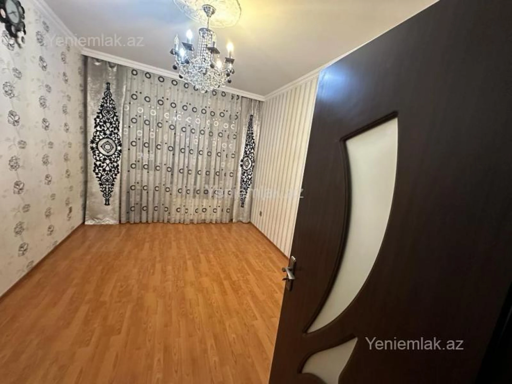 Satılır 3 otaqlı köhnə tikili 90 m²