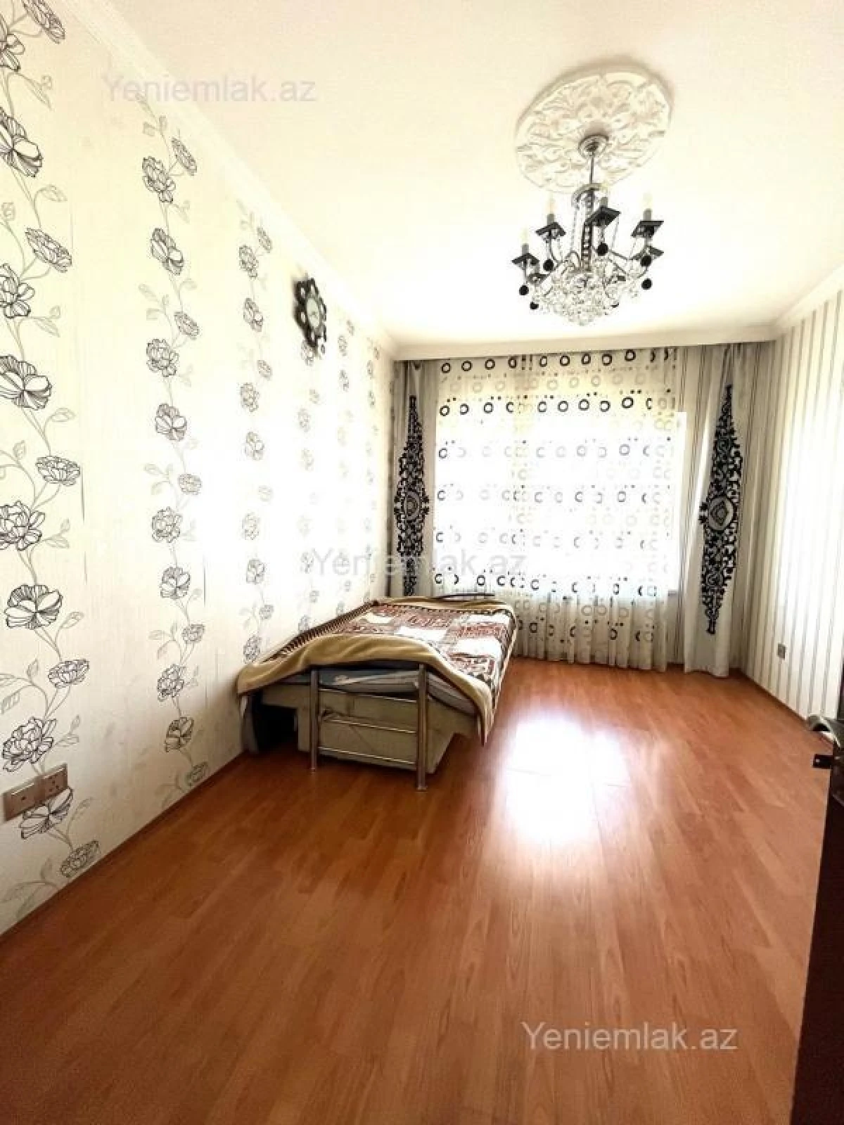 Satılır 3 otaqlı köhnə tikili 90 m²