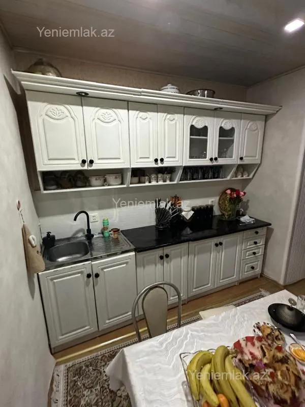 Satılır 3 otaqlı köhnə tikili 76 m²