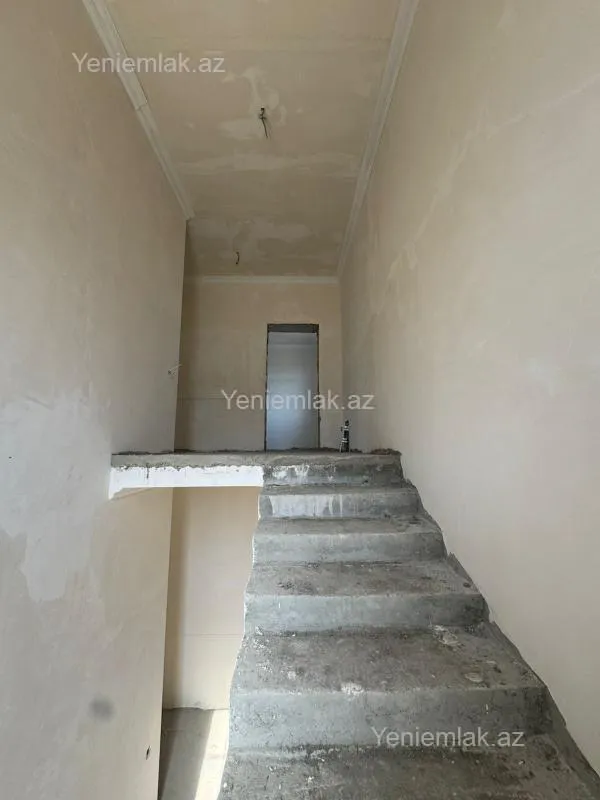 Satılır 6 otaqlı həyət evi 220 m²