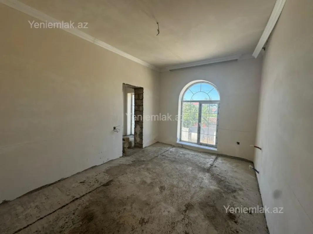 Satılır 6 otaqlı həyət evi 220 m²