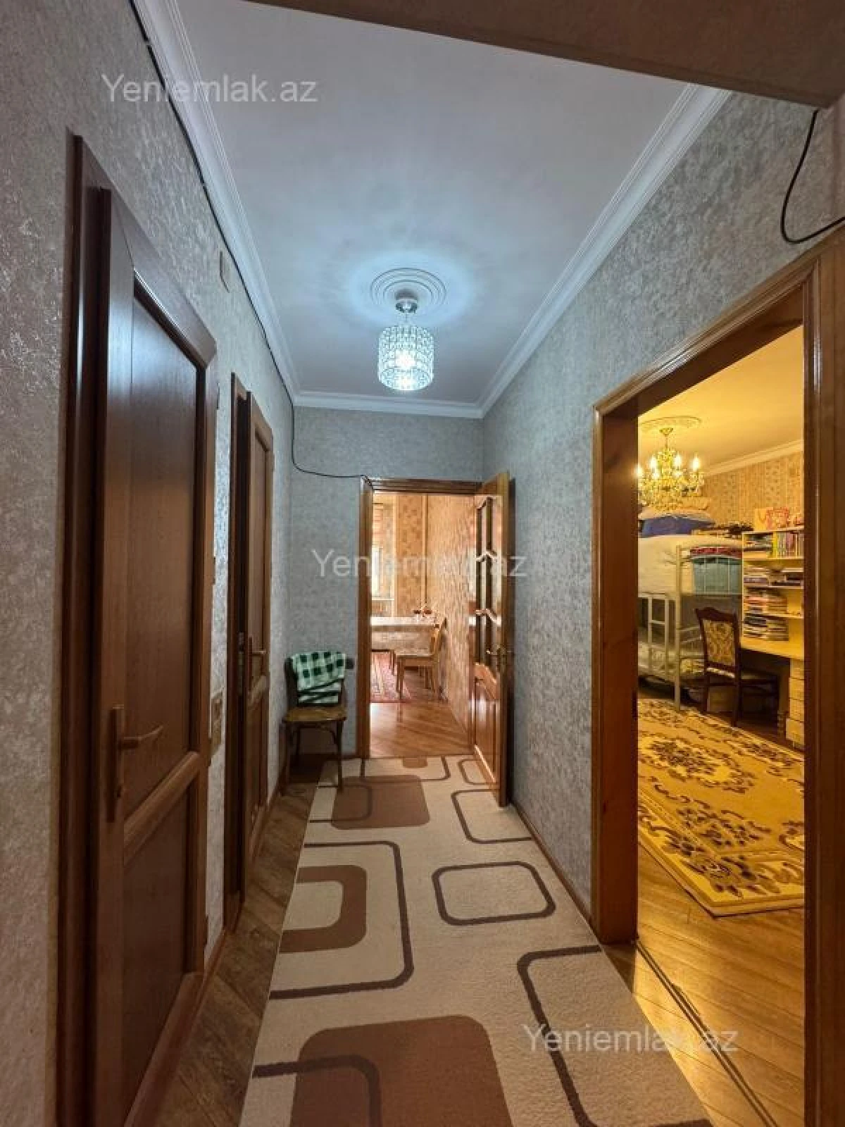 Satılır 4 otaqlı köhnə tikili 100 m²