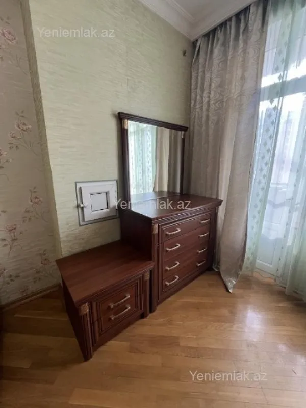 Satılır 2 otaqlı yeni tikili 70 m²