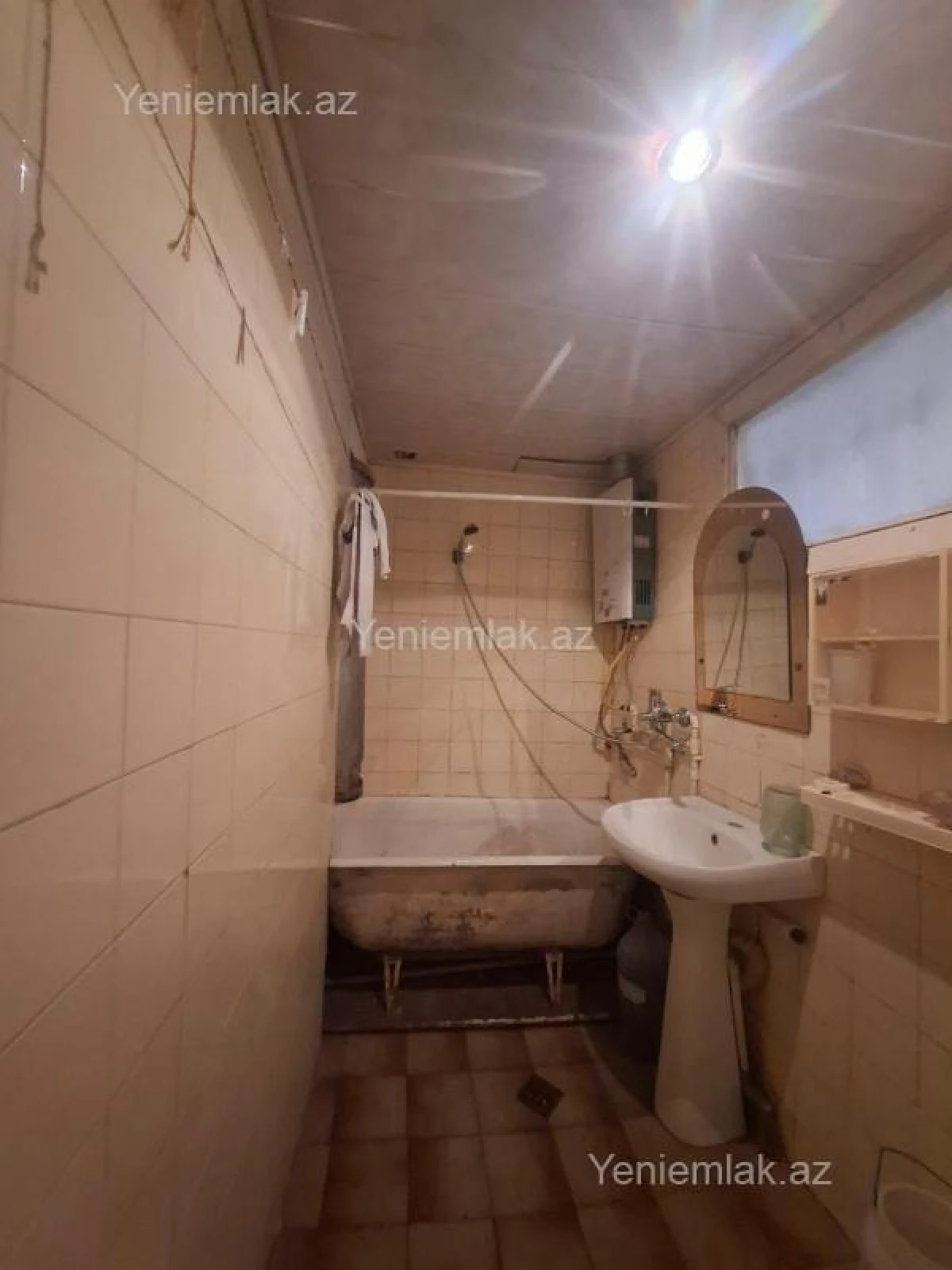 Satılır 3 otaqlı köhnə tikili 80 m²