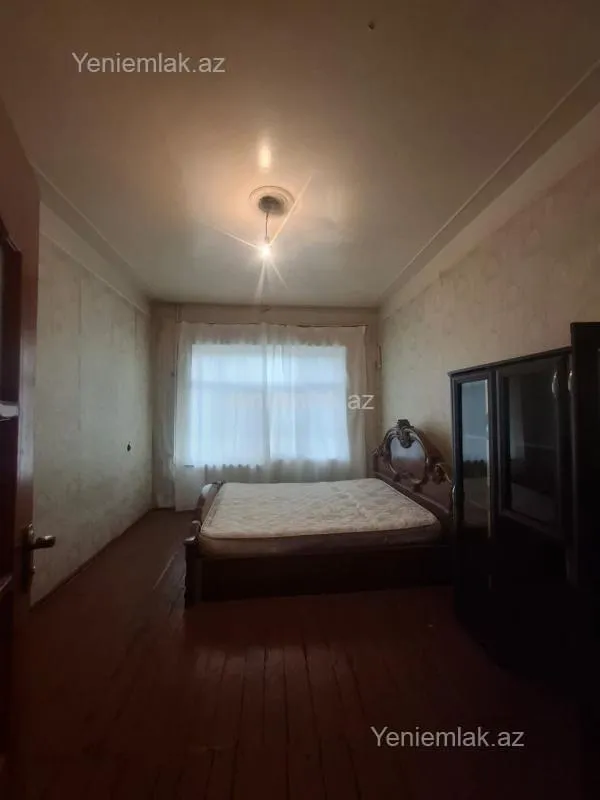 Satılır 3 otaqlı köhnə tikili 80 m²