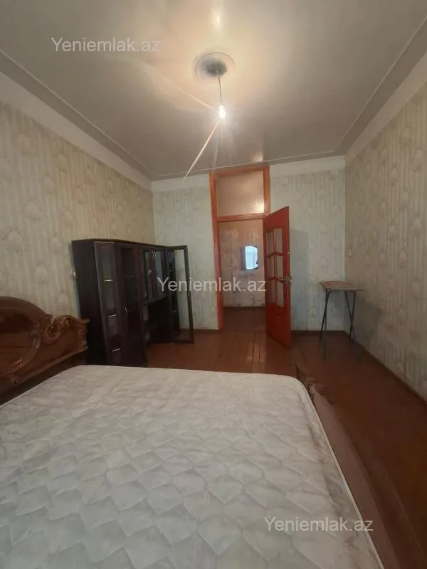 Satılır 3 otaqlı köhnə tikili 80 m²