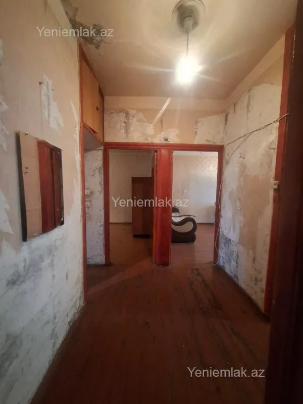 Satılır 3 otaqlı köhnə tikili 80 m²