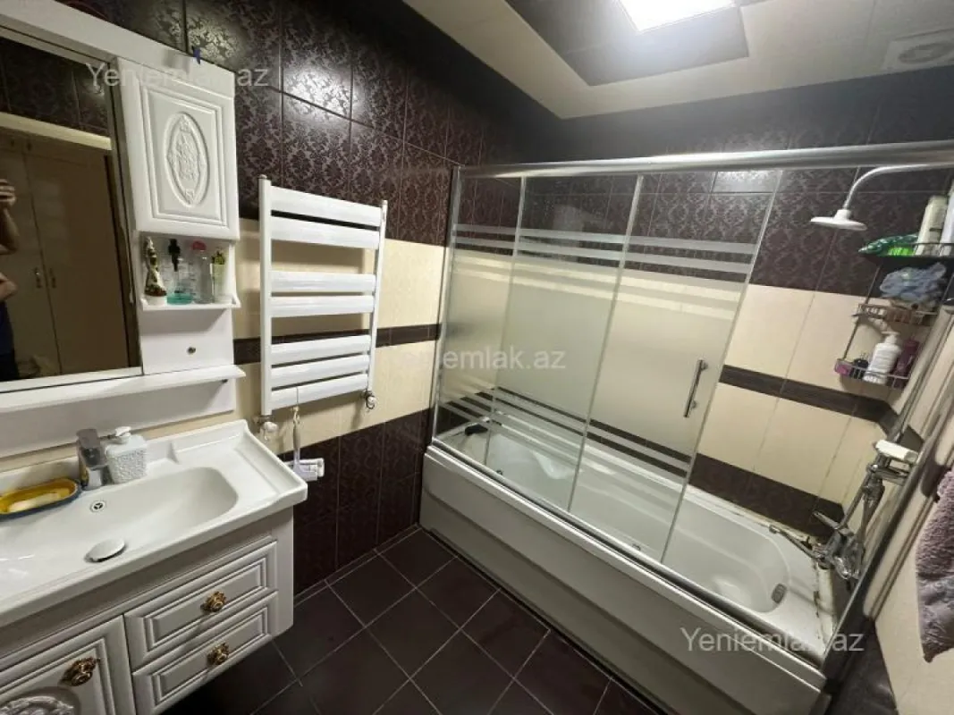 Satılır 4 otaqlı yeni tikili 157 m²