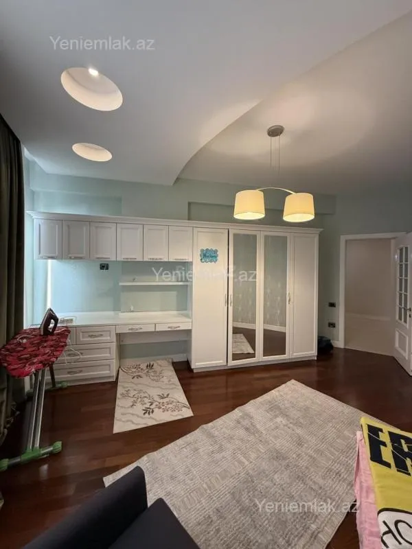 Satılır 3 otaqlı yeni tikili 143 m²