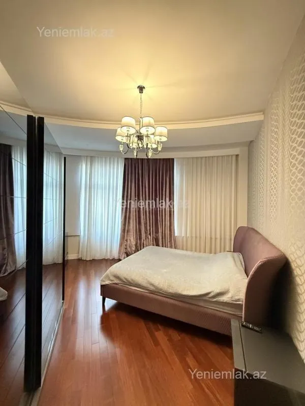 Satılır 3 otaqlı yeni tikili 143 m²