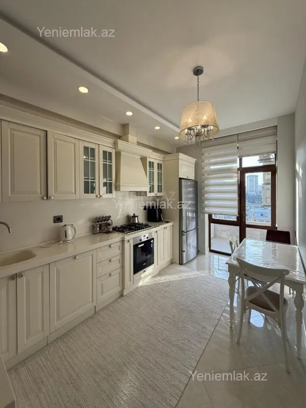 Satılır 3 otaqlı yeni tikili 143 m²