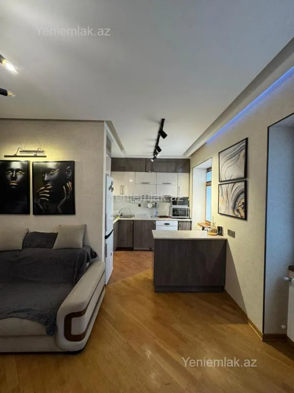 Satılır 3 otaqlı köhnə tikili 75 m²