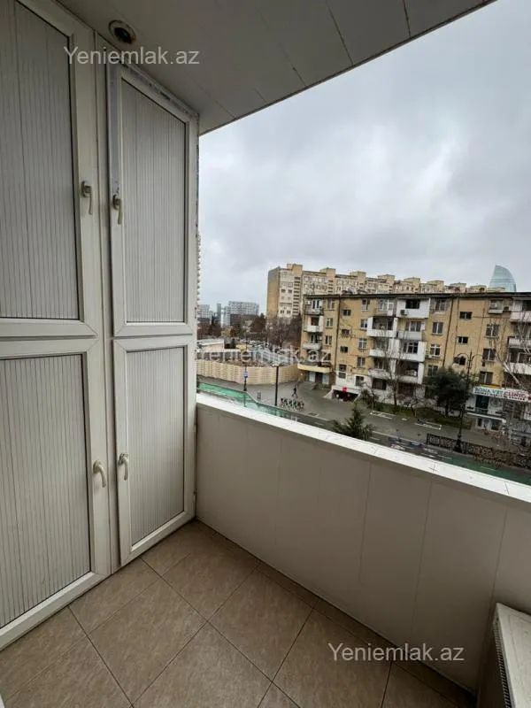 Satılır 3 otaqlı köhnə tikili 75 m²