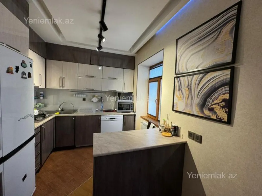 Satılır 3 otaqlı köhnə tikili 75 m²