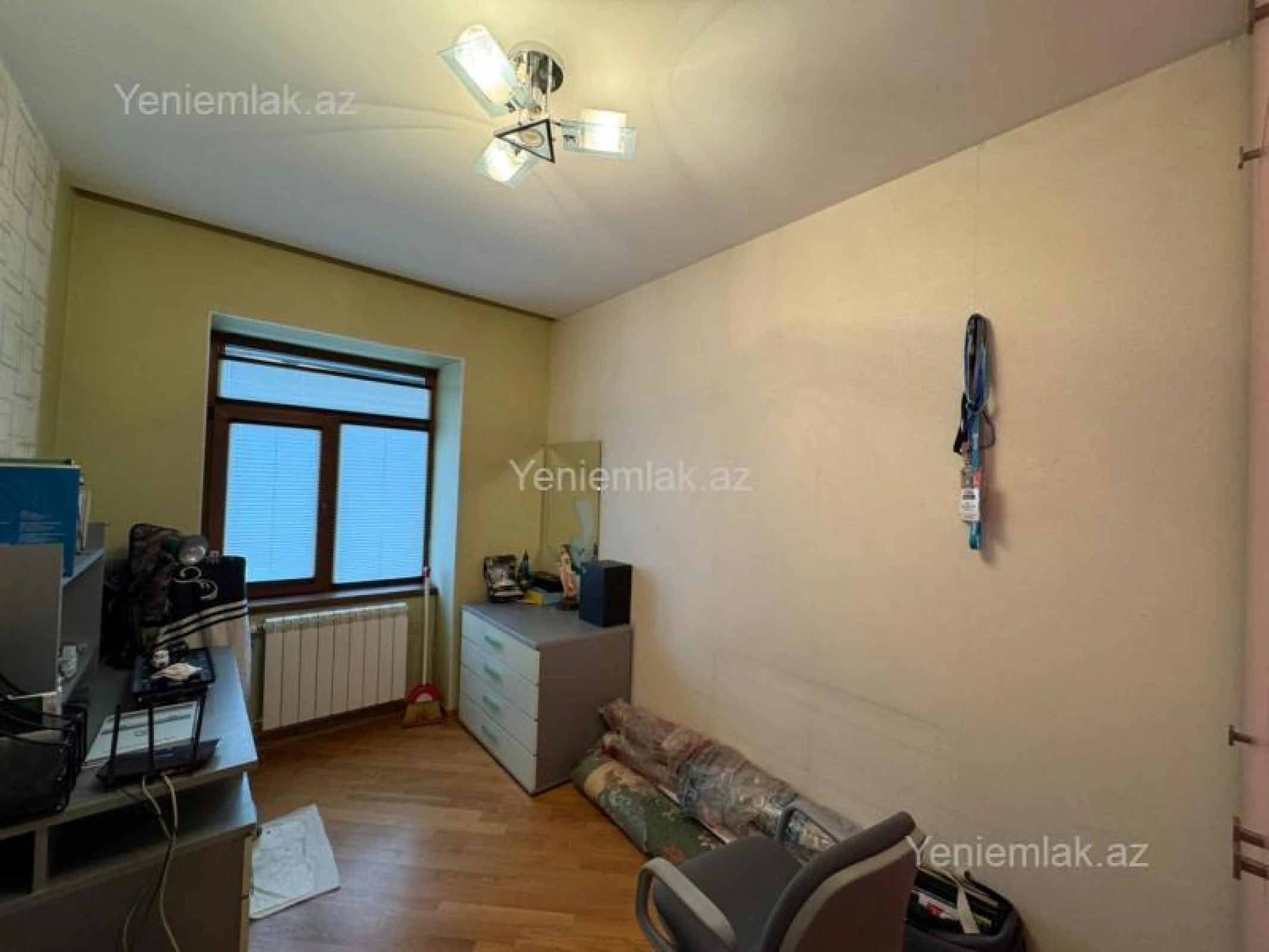 Satılır 3 otaqlı köhnə tikili 75 m²