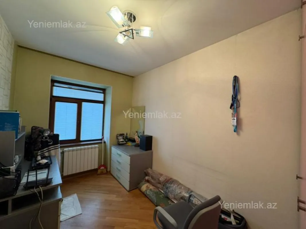 Satılır 3 otaqlı köhnə tikili 75 m²
