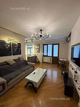 Satılır 3 otaqlı köhnə tikili 75 m²