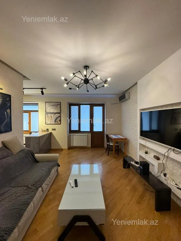 Satılır 3 otaqlı köhnə tikili 75 m²