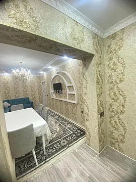 Satılır 3 otaqlı köhnə tikili 90 m²