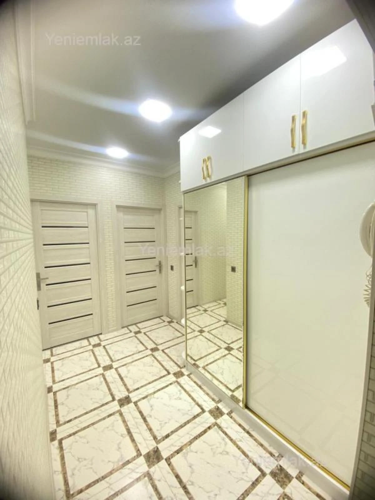 Satılır 3 otaqlı köhnə tikili 90 m²