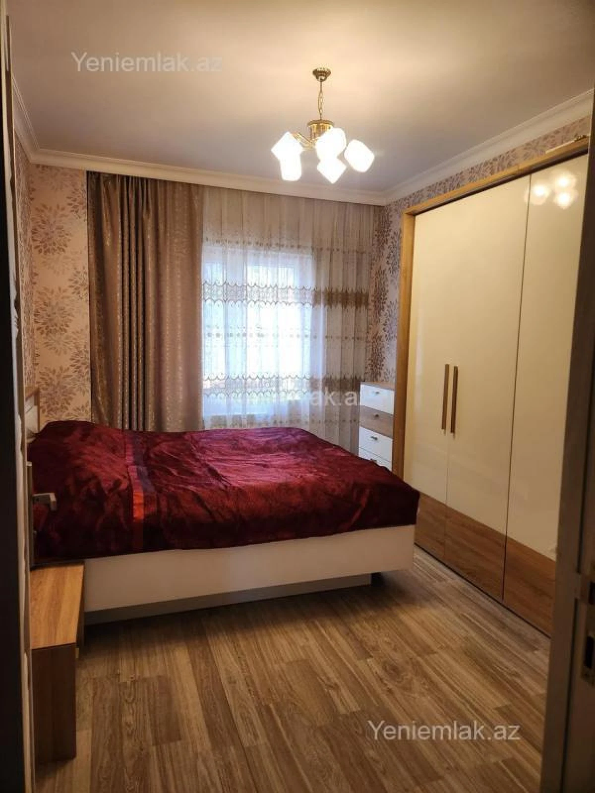 Satılır 3 otaqlı köhnə tikili 90 m²